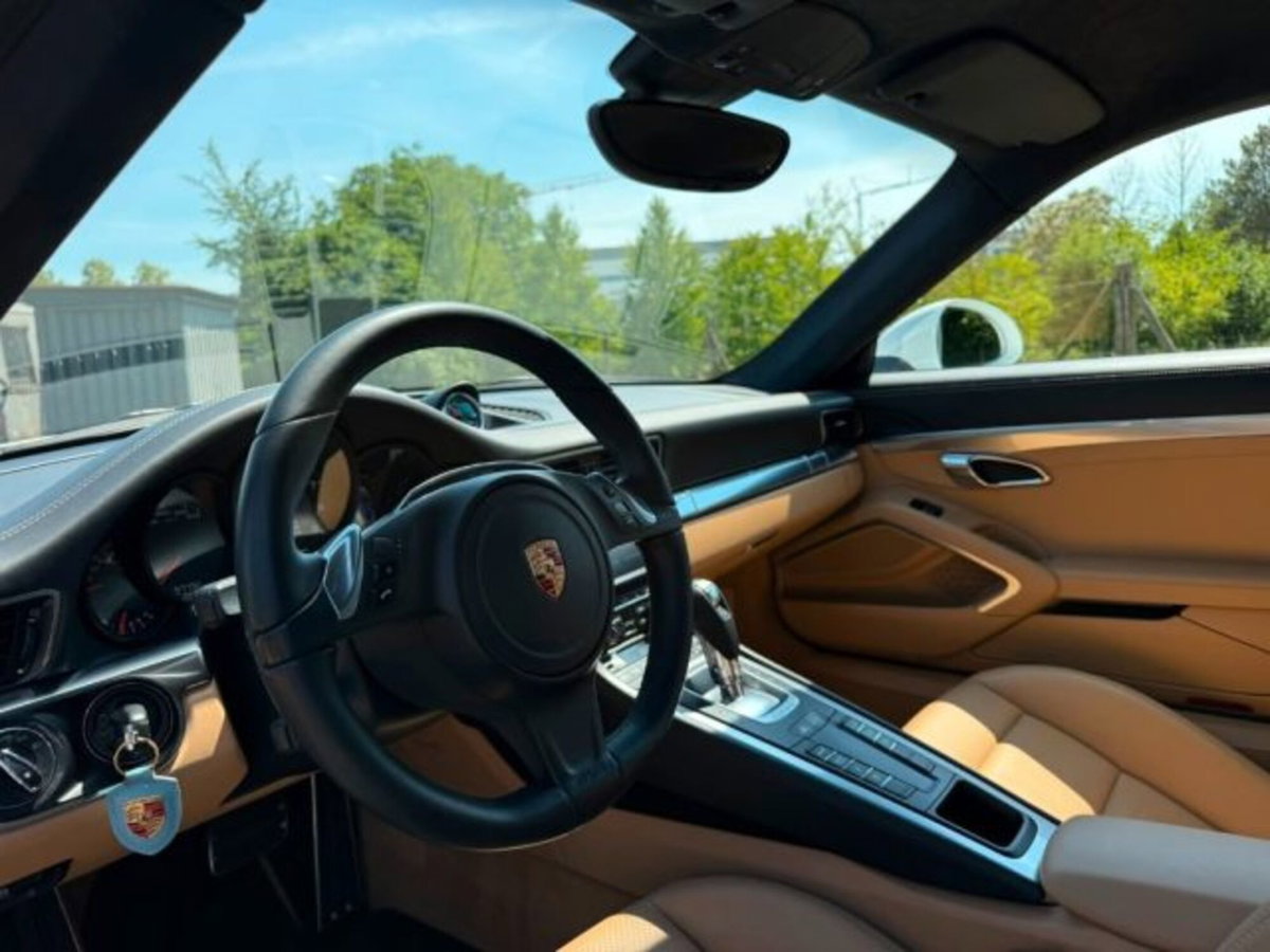 Porsche 911 Coupé 3.4 Carrera 4 (10)