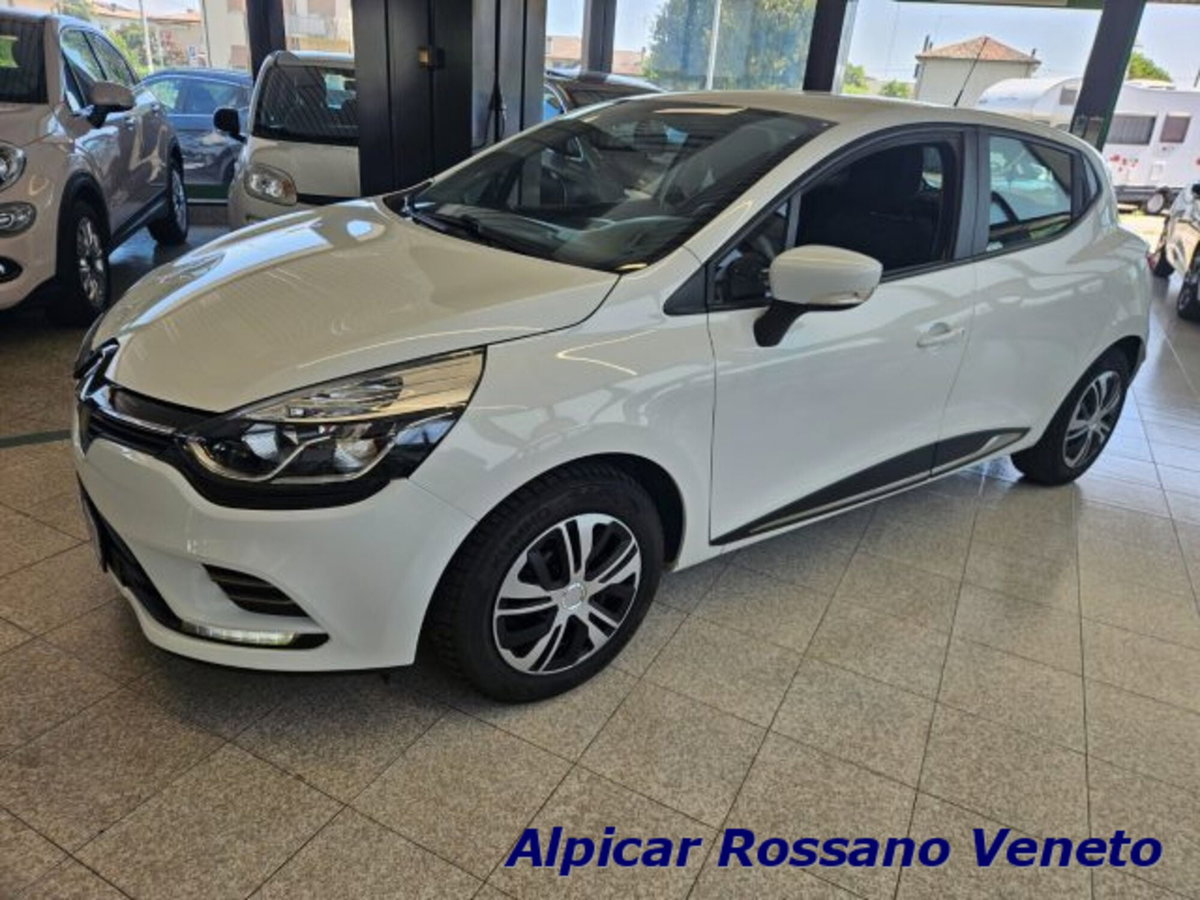 Renault Clio TCe 12V 90 CV GPL 5 porte Moschino Life (3)