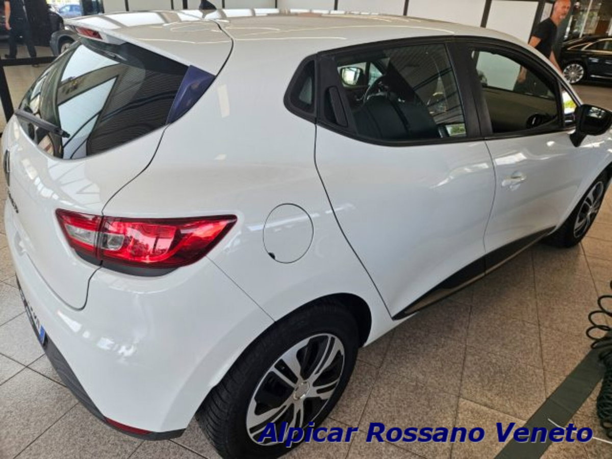 Renault Clio TCe 12V 90 CV GPL 5 porte Moschino Life (5)
