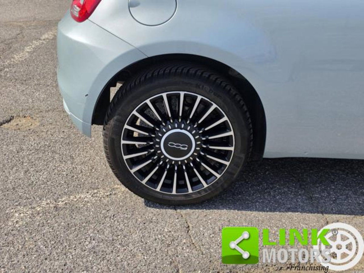Fiat 500 1.0 Hybrid Connect (16)