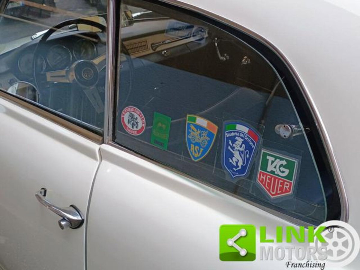 Alfa Romeo Giulia 2.0 t Sprint Q4 280cv auto (17)