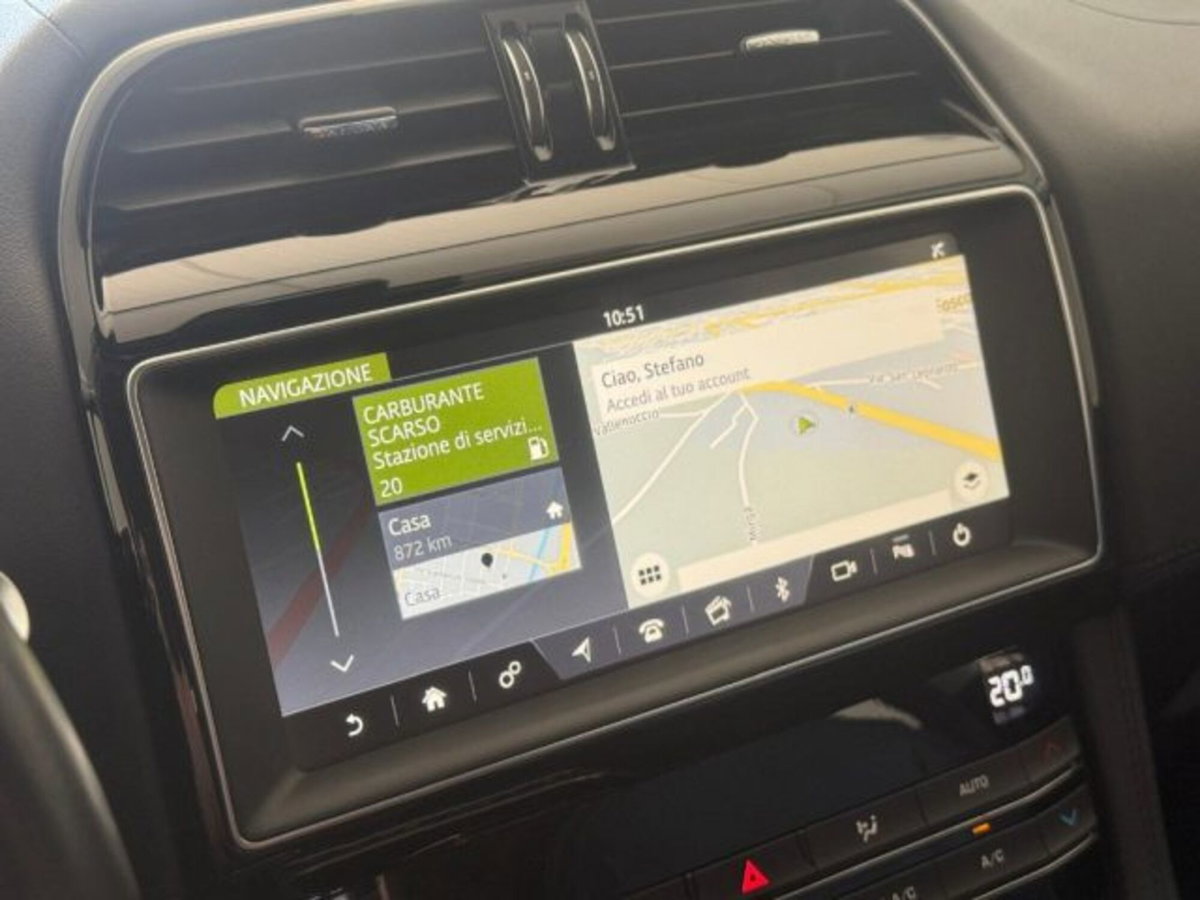 Jaguar F-Pace 2.0 D 180 CV aut. Prestige (15)