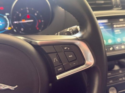 Jaguar F-Pace 2.0 D 180 CV aut. Prestige (16)