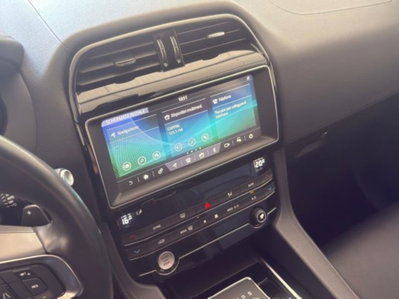 Jaguar F-Pace 2.0 D 180 CV aut. Prestige (17)