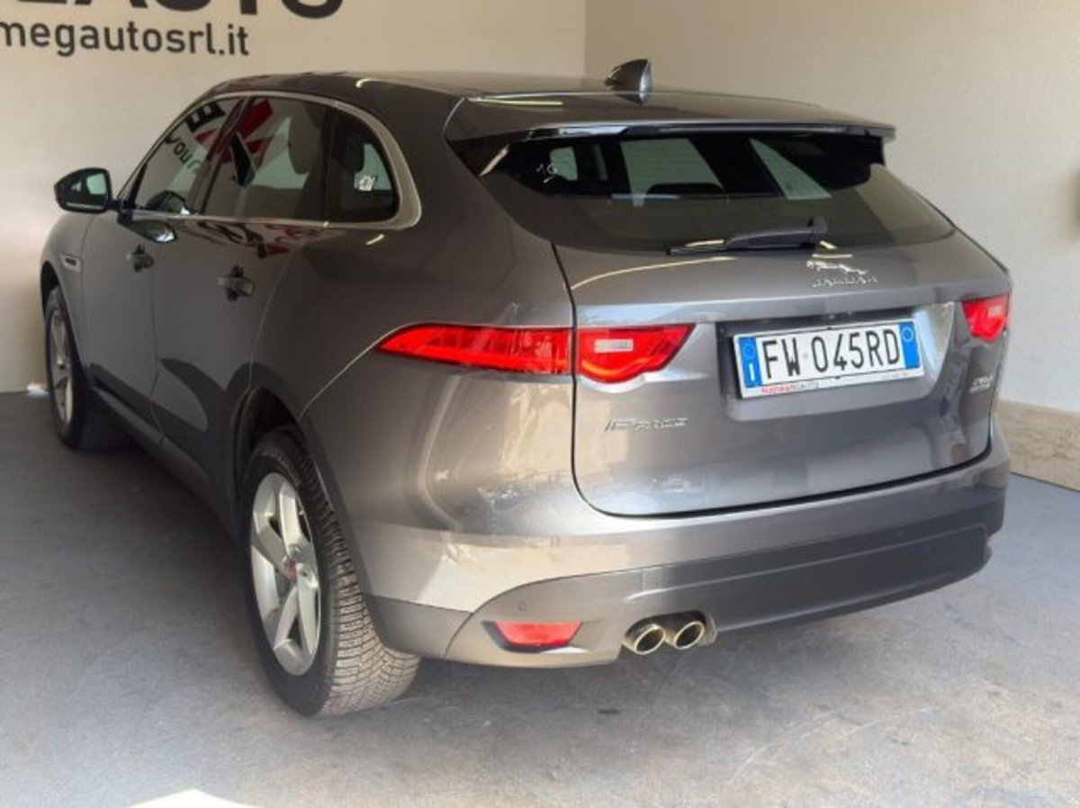 Jaguar F-Pace 2.0 D 180 CV aut. Prestige (6)