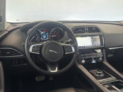 Jaguar F-Pace 2.0 D 180 CV aut. Prestige (9)