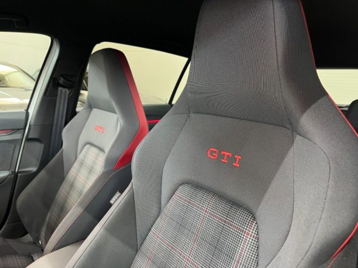 Volkswagen Golf 2.0 tsi GTI MT Ultimate 245cv (11)
