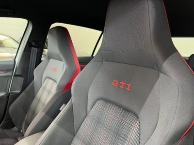 Volkswagen Golf 2.0 tsi GTI MT Ultimate 245cv (11)