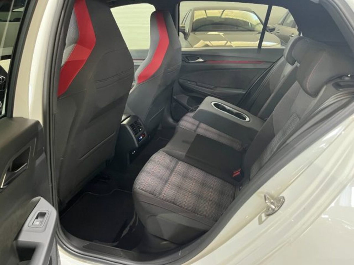 Volkswagen Golf 2.0 tsi GTI MT Ultimate 245cv (12)