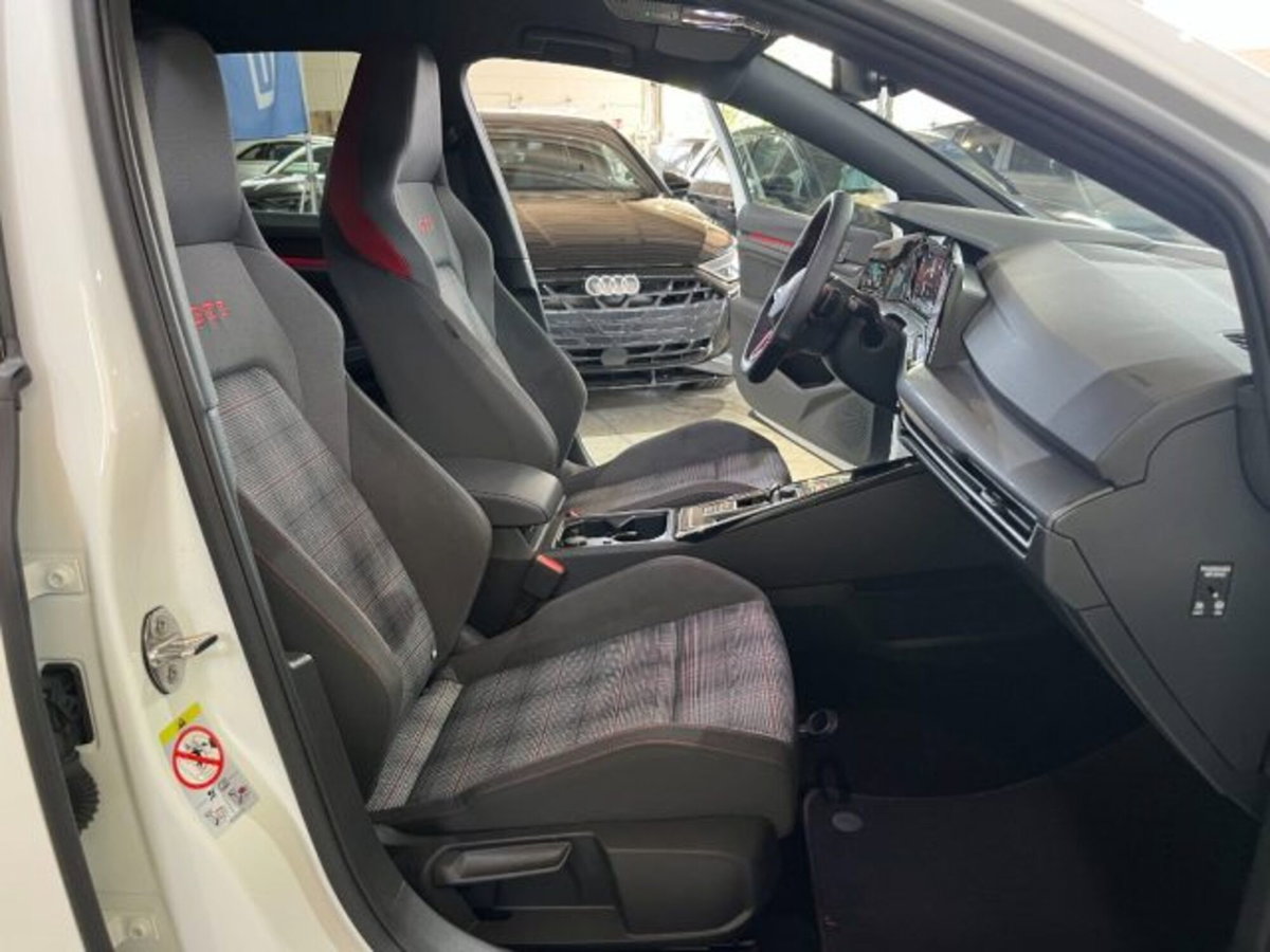 Volkswagen Golf 2.0 tsi GTI MT Ultimate 245cv (16)