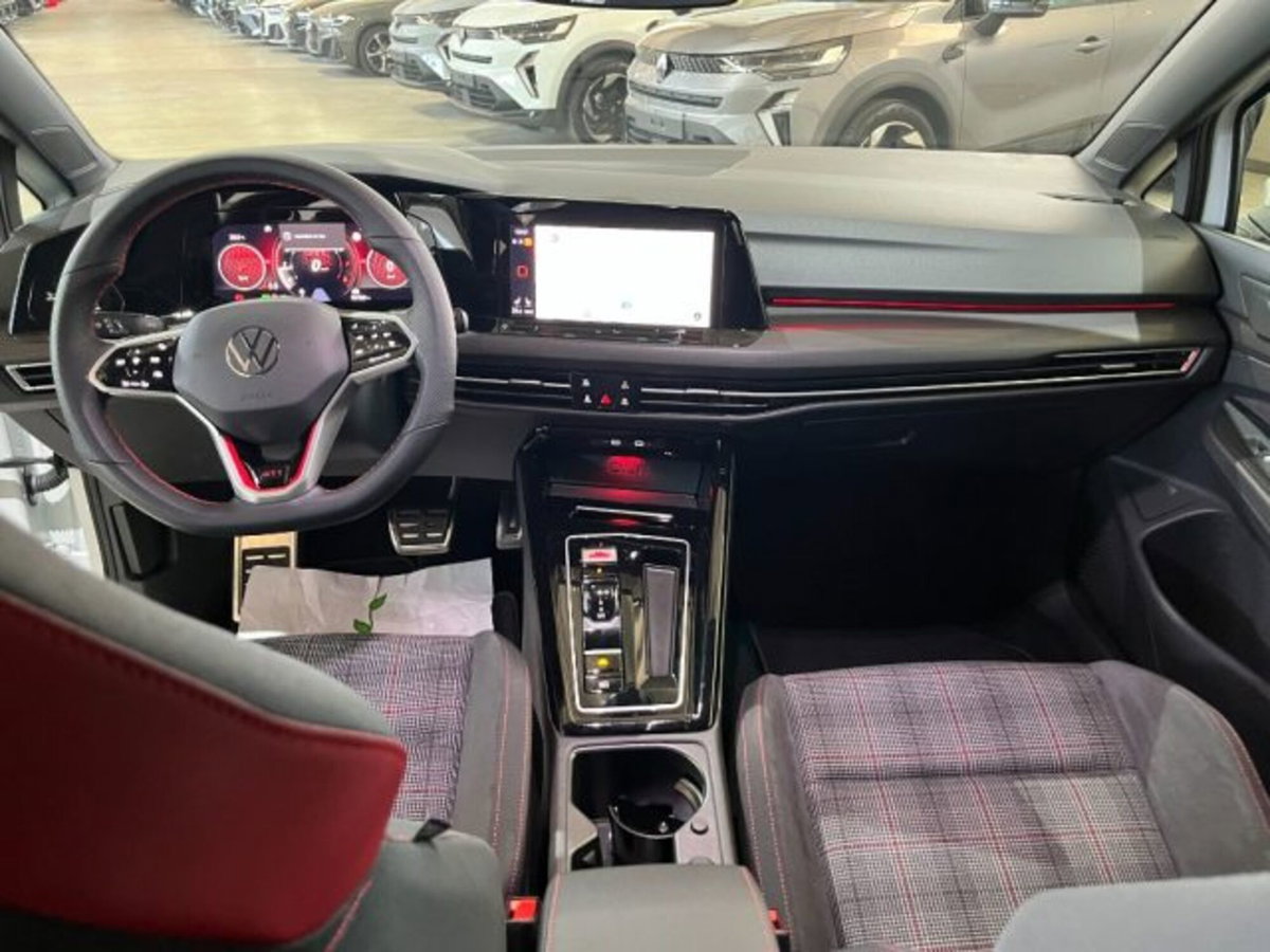 Volkswagen Golf 2.0 tsi GTI MT Ultimate 245cv (8)