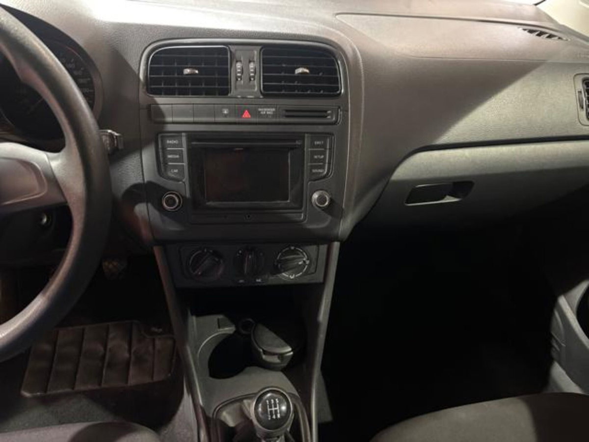 Volkswagen Polo 1.0 MPI 5p. Trendline (11)