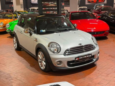 MINI Mini 2.0 16V Cooper D Automatica (18)