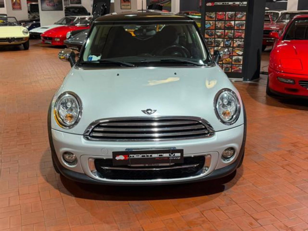 MINI Mini 2.0 16V Cooper D Automatica (2)