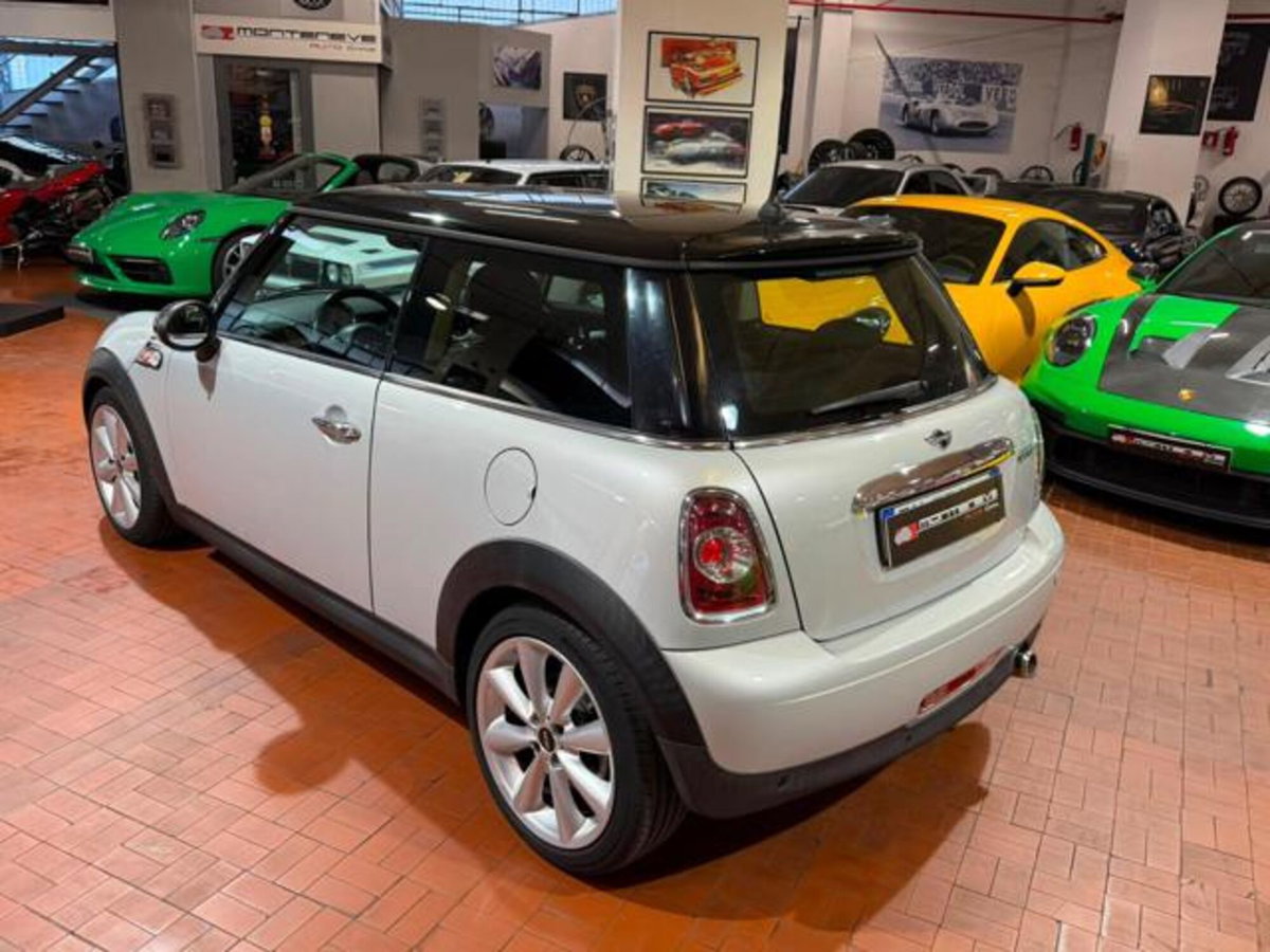 MINI Mini 2.0 16V Cooper D Automatica (4)