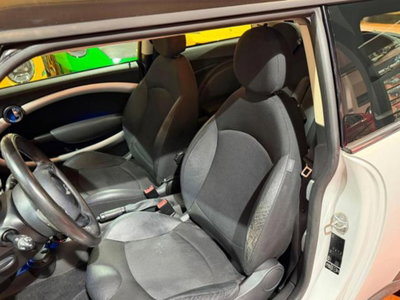 MINI Mini 2.0 16V Cooper D Automatica (9)