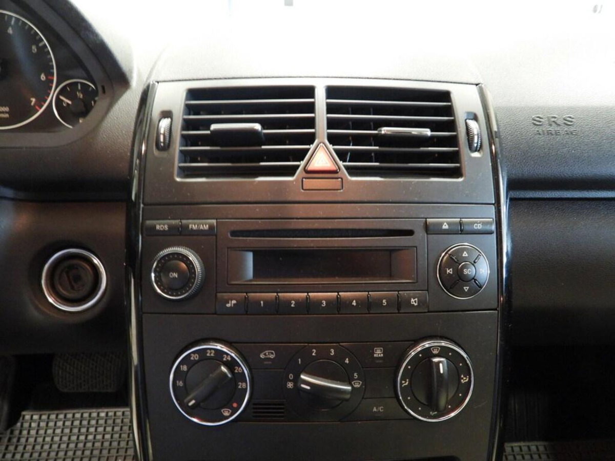 Mercedes-Benz Classe A 160 Elegance (12)