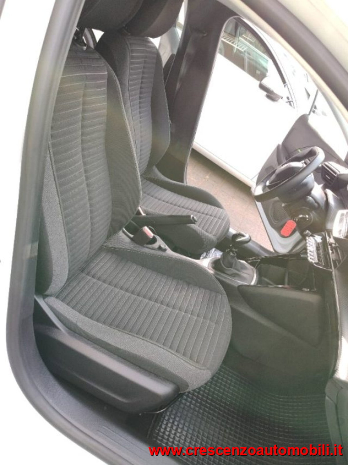 Peugeot 208 1.2 puretech Active s&s 100cv (15)