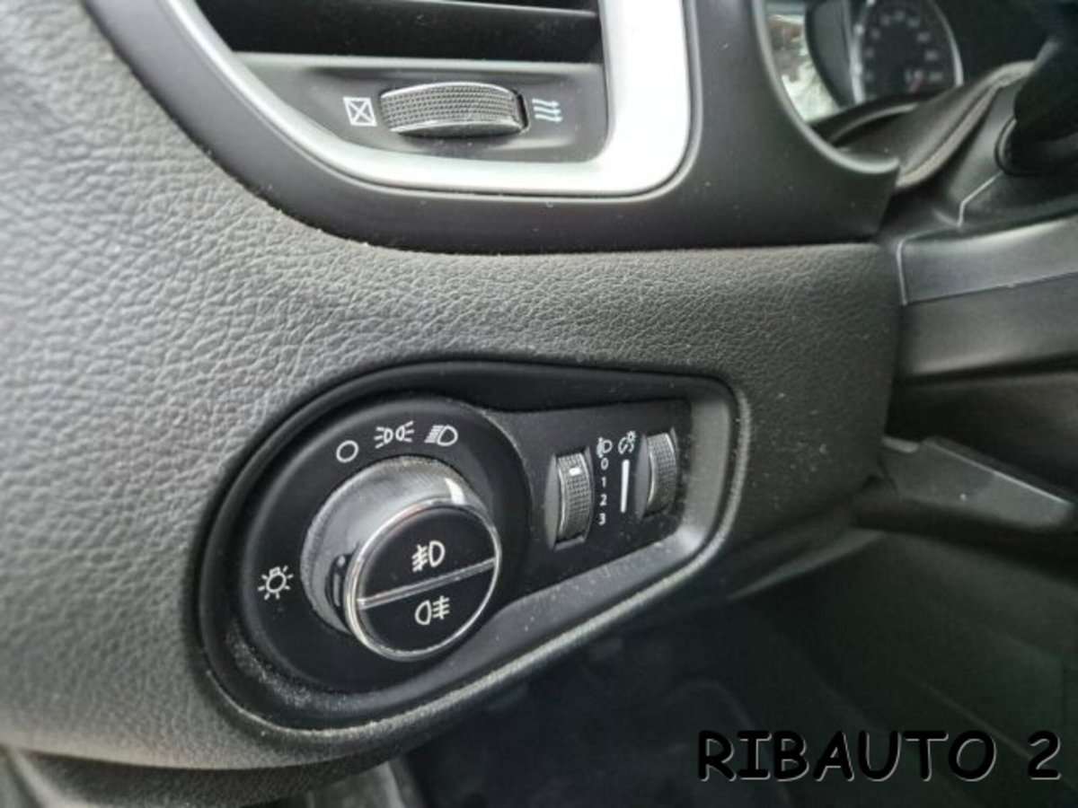 Jeep Renegade 1.6 Mjt 120 CV Limited (19)