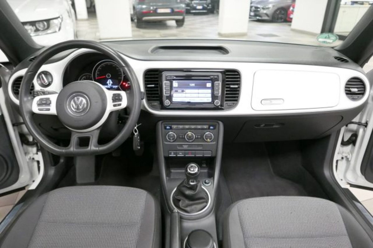 Volkswagen Maggiolino Cabrio 1.2 TSI Design (10)