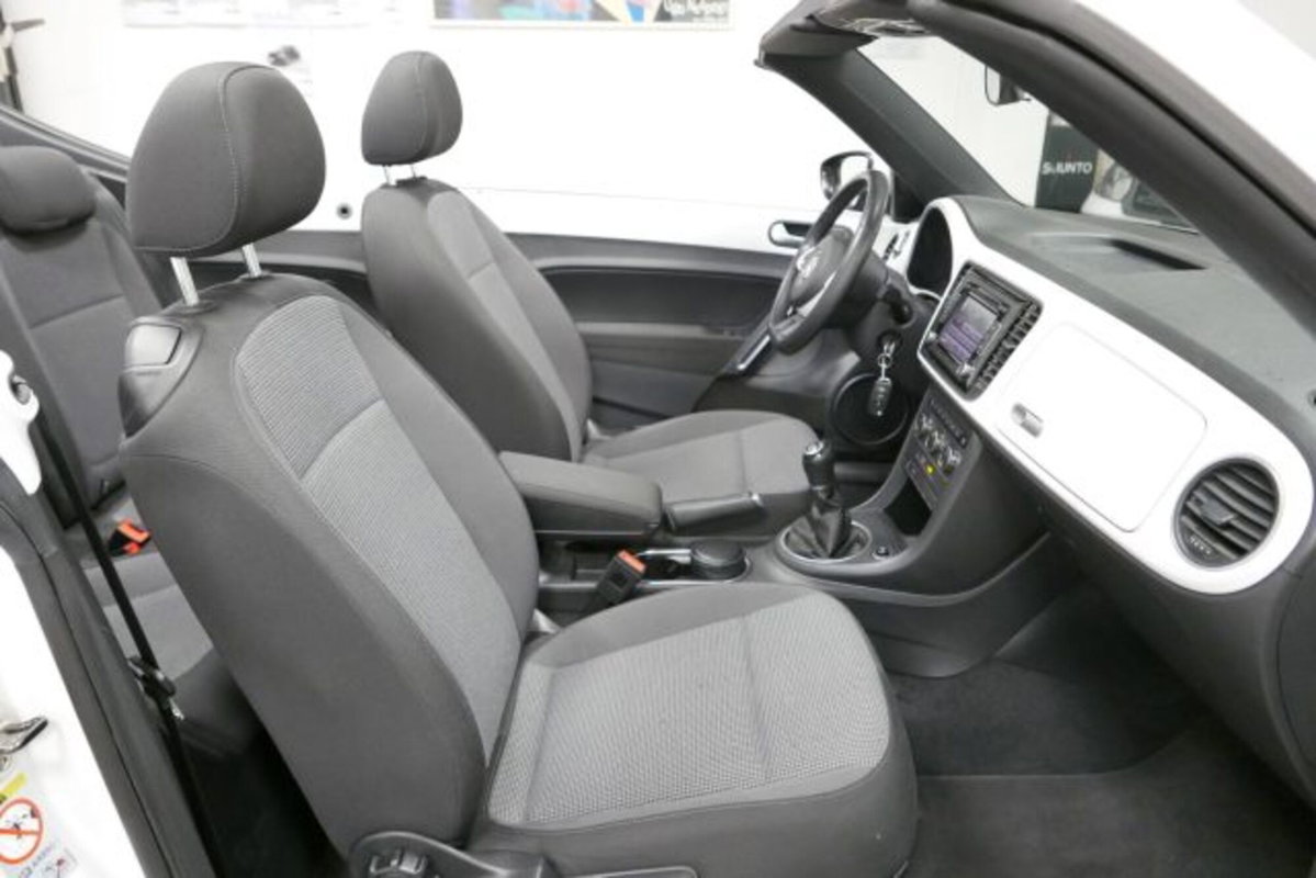 Volkswagen Maggiolino Cabrio 1.2 TSI Design (12)