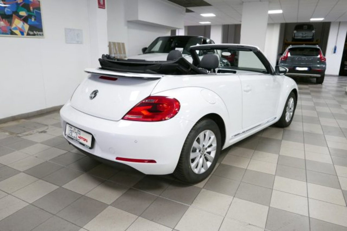 Volkswagen Maggiolino Cabrio 1.2 TSI Design (4)