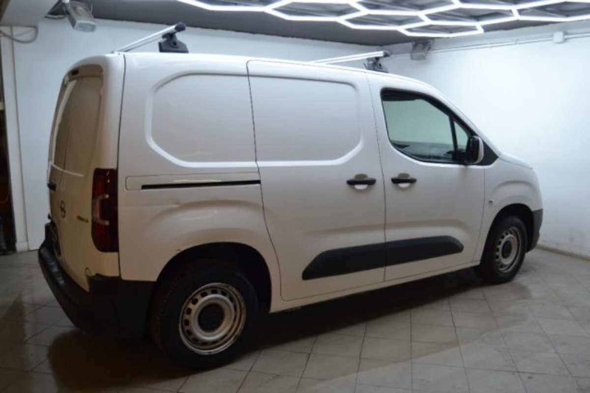 Opel Combo Furgone Cargo 1.5 Diesel 100CV PC 650kg Essentia (3)