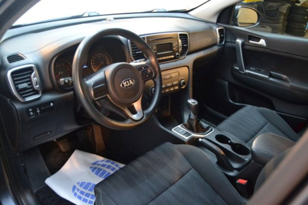Kia Sportage 1.6 CRDI 115 CV 2WD Business Class (12)