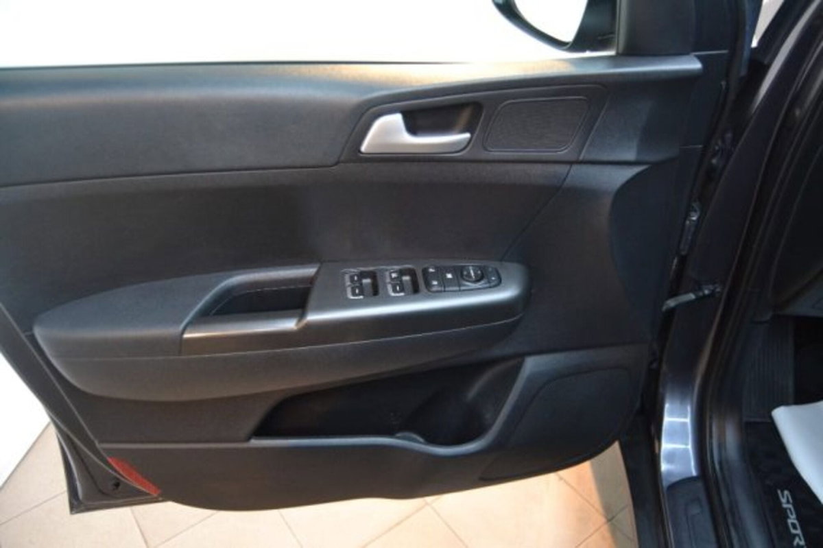 Kia Sportage 1.6 CRDI 115 CV 2WD Business Class (13)