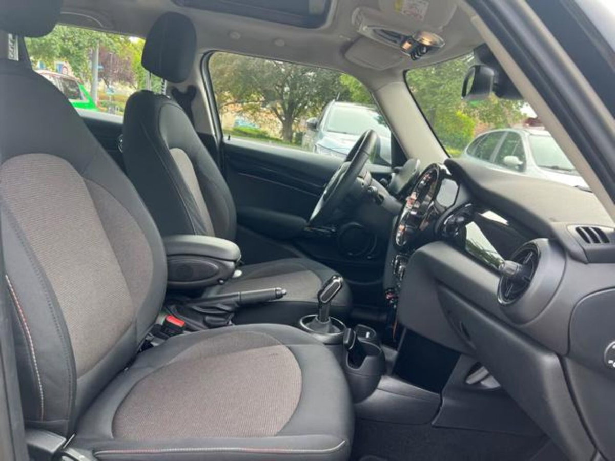 MINI Mini 1.5 Cooper Essential (12)