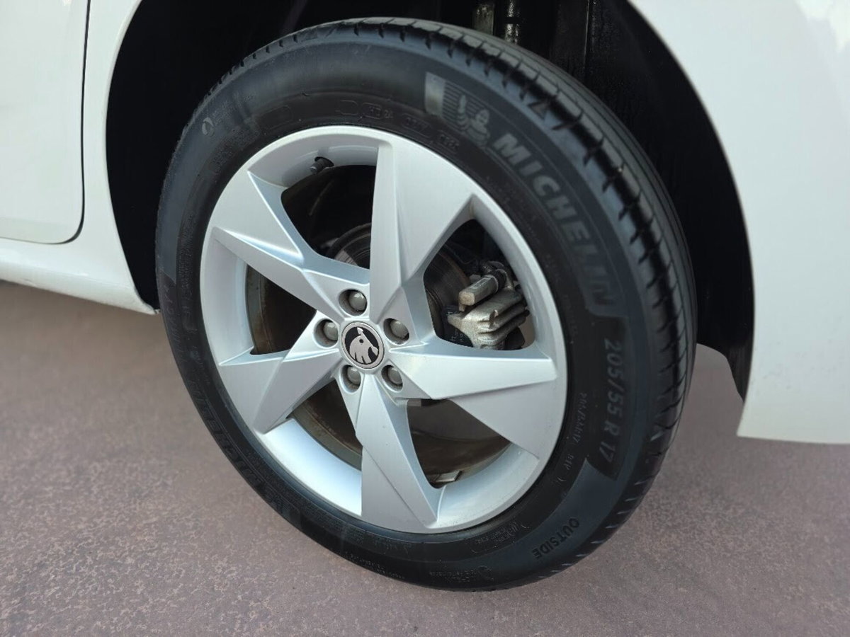 Skoda Kamiq 1.0 G-Tec Ambition (14)