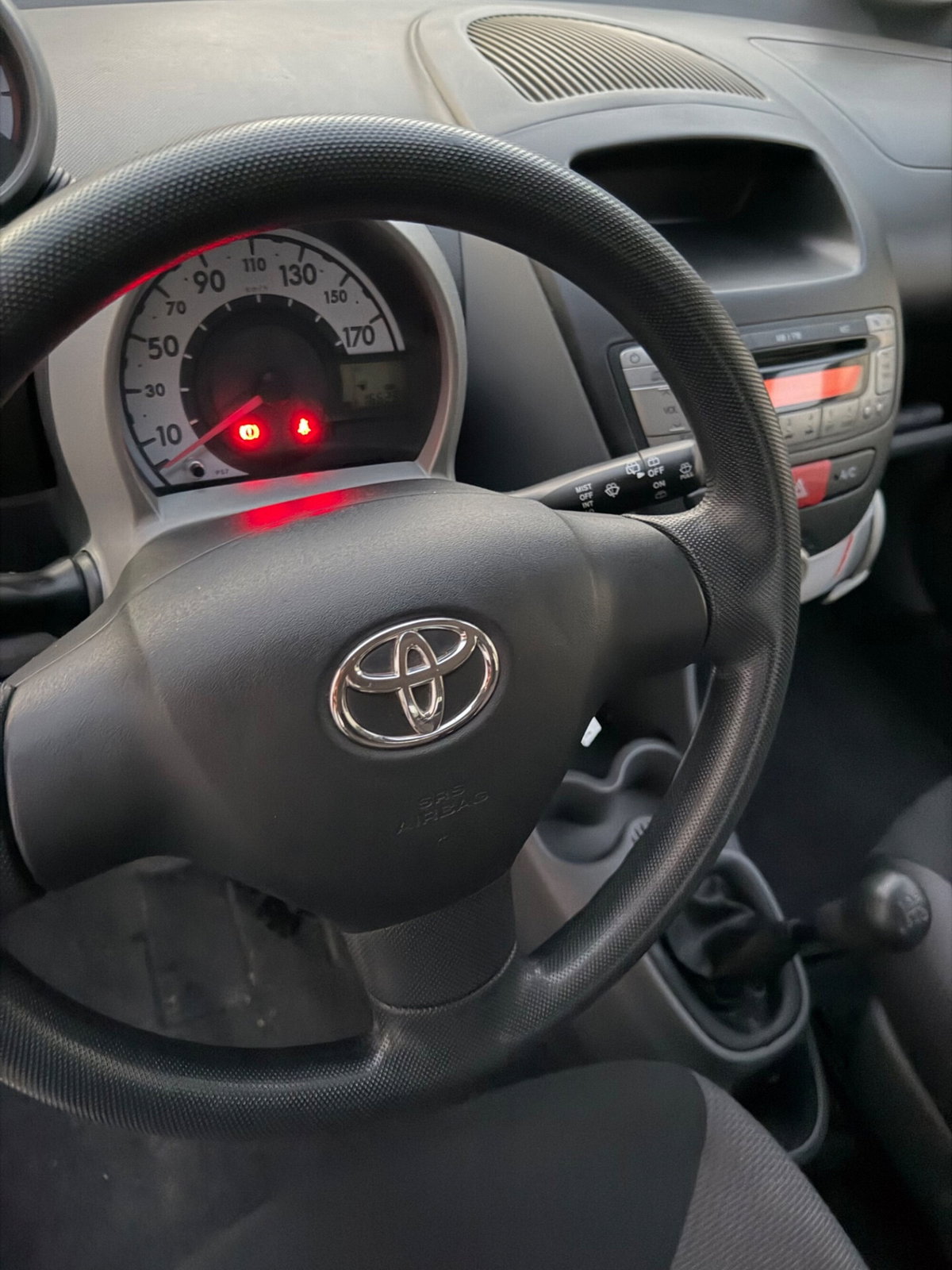 Toyota Aygo 1.0 12V VVT-i 5 porte (4)