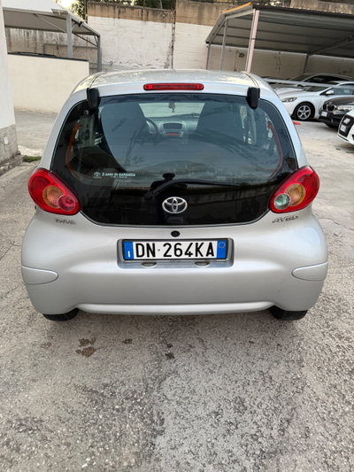 Toyota Aygo 1.0 12V VVT-i 5 porte (5)