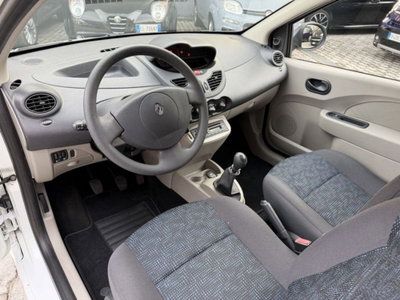 Renault Twingo 1.2 8V Dynamique (2)