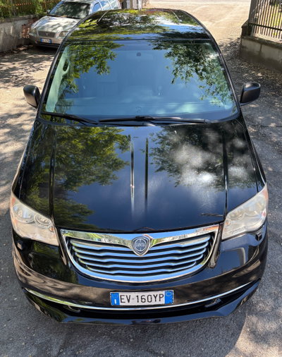 Lancia Voyager 2.8 Turbodiesel Silver 177 CV (3)