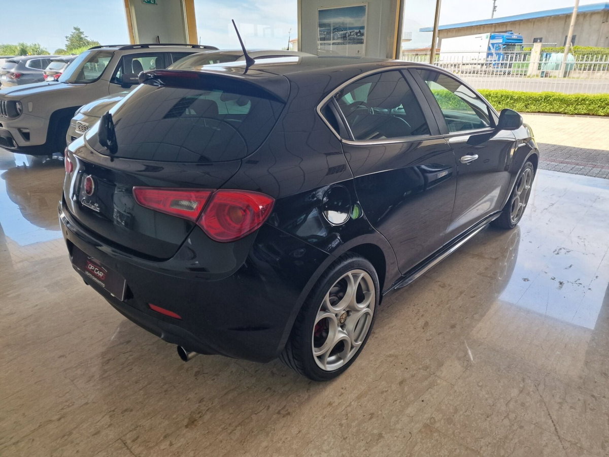 Alfa Romeo Giulietta 2.0 JTDm-2 Distinctive 140cv (3)