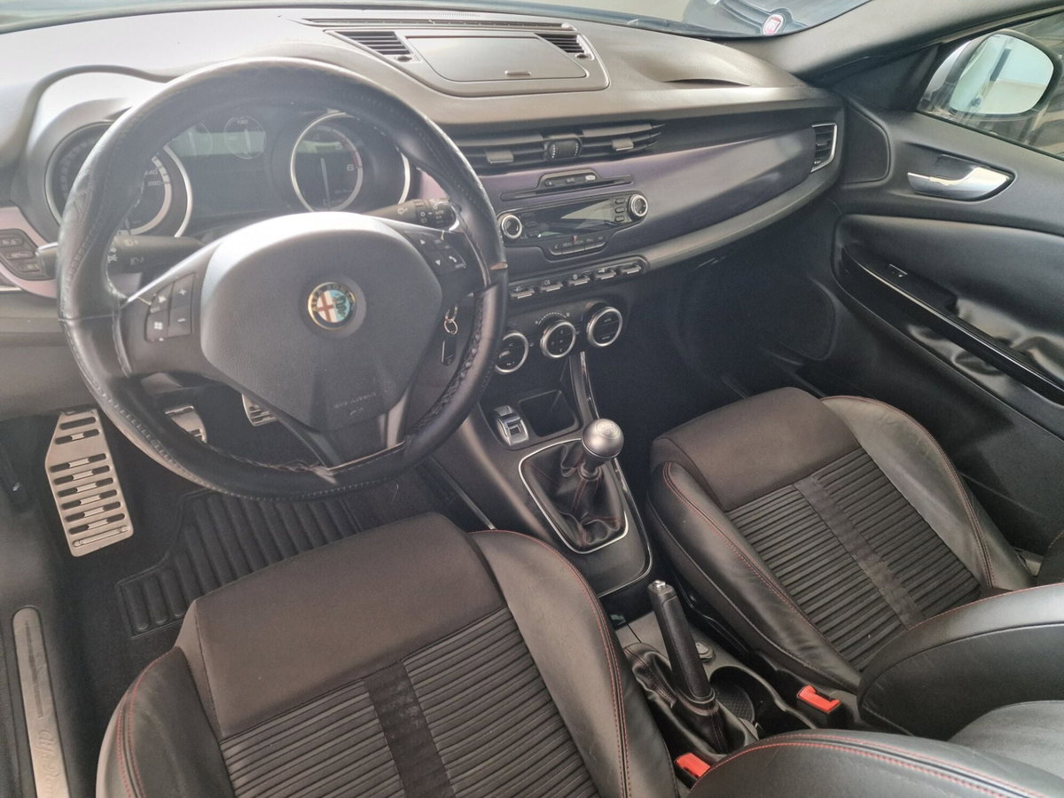 Alfa Romeo Giulietta 2.0 JTDm-2 Distinctive 140cv (7)