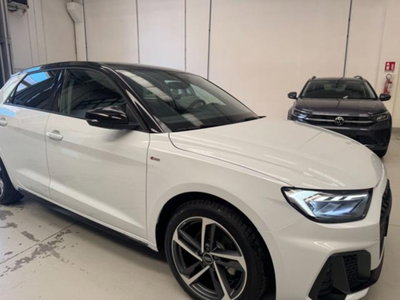 Audi A1 Sportback 30 1.0 tfsi Identity Black 116cv s-tronic (3)