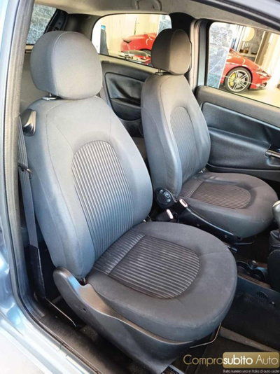 Lancia Ypsilon 1.3 MJT 75 CV Diva (9)