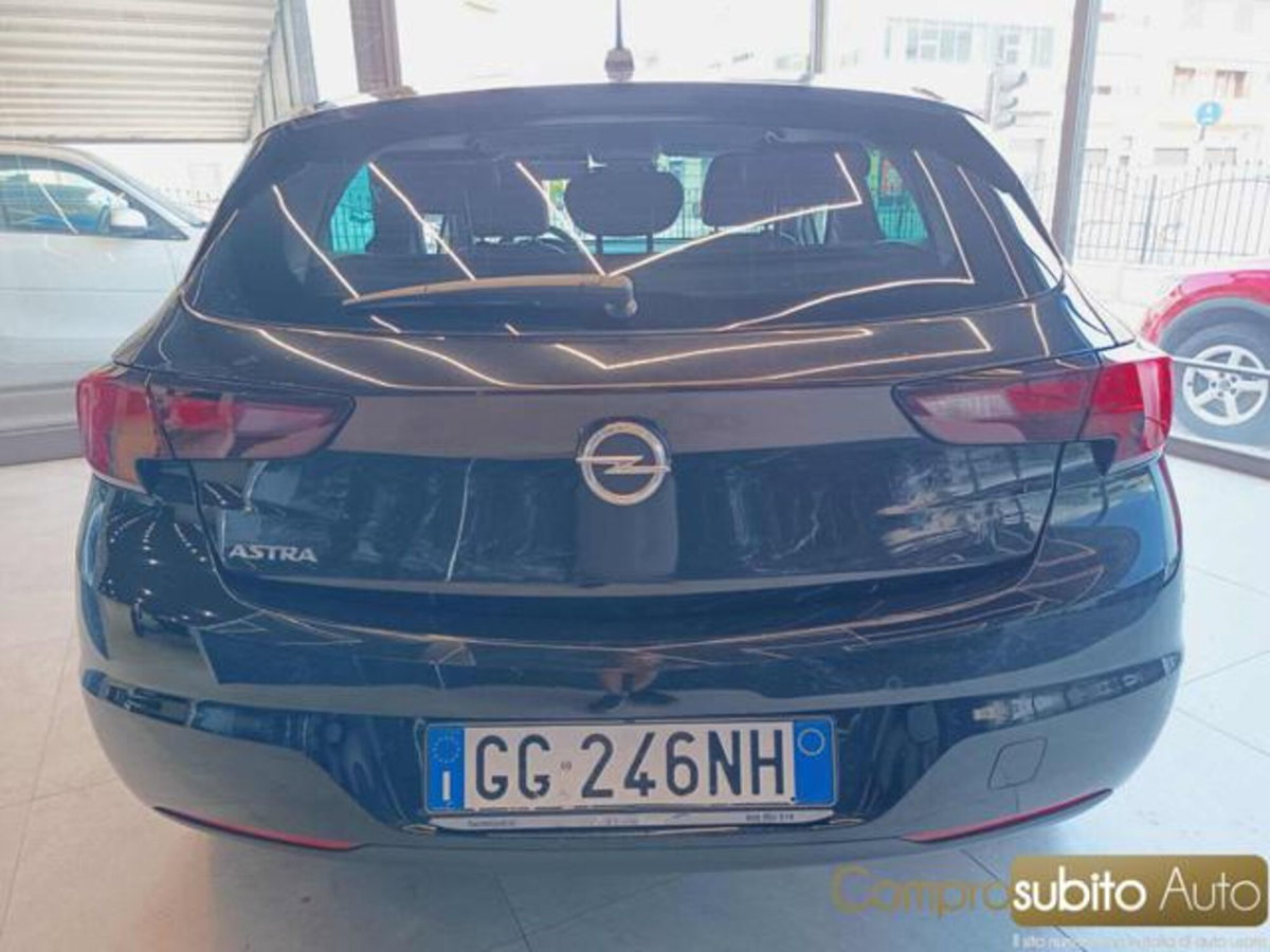 Opel Astra 1.5 CDTI 105 CV S&S 5 porte Business Elegance (8)