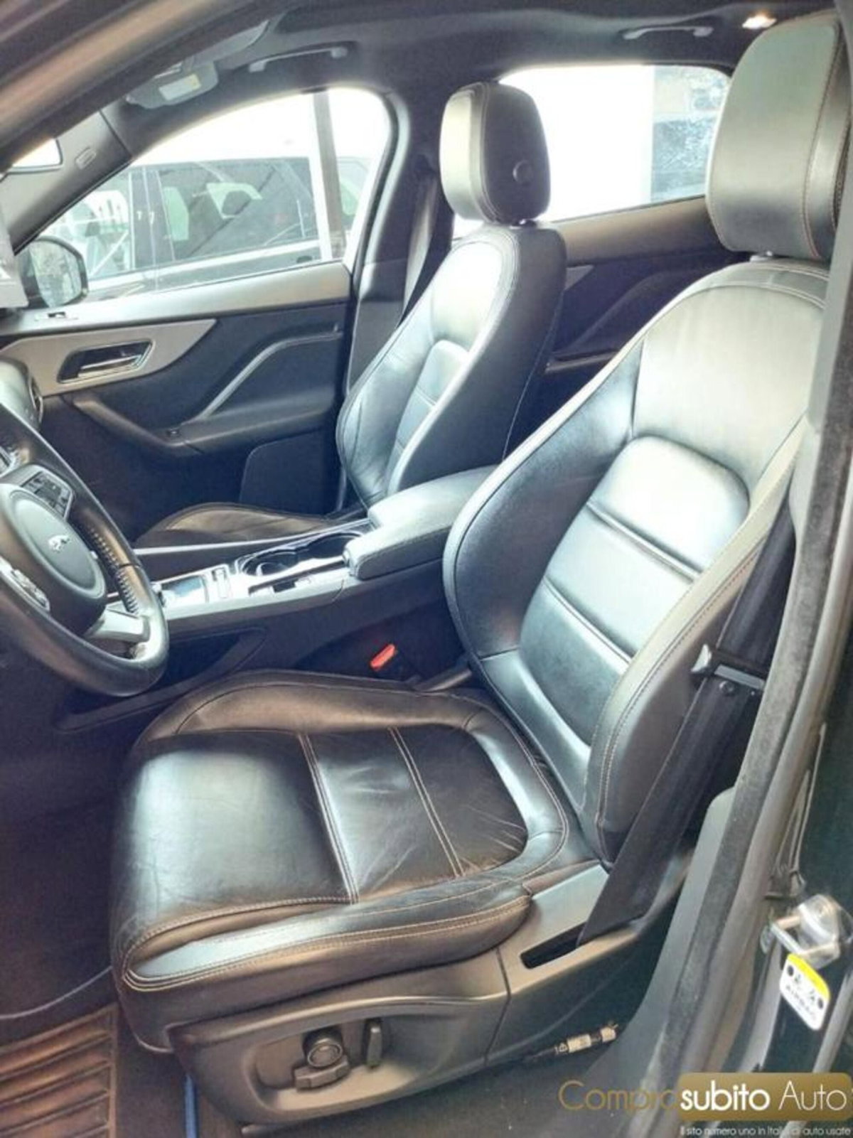 Jaguar F-Pace 2.0 D 180 CV AWD aut. Portfolio (19)