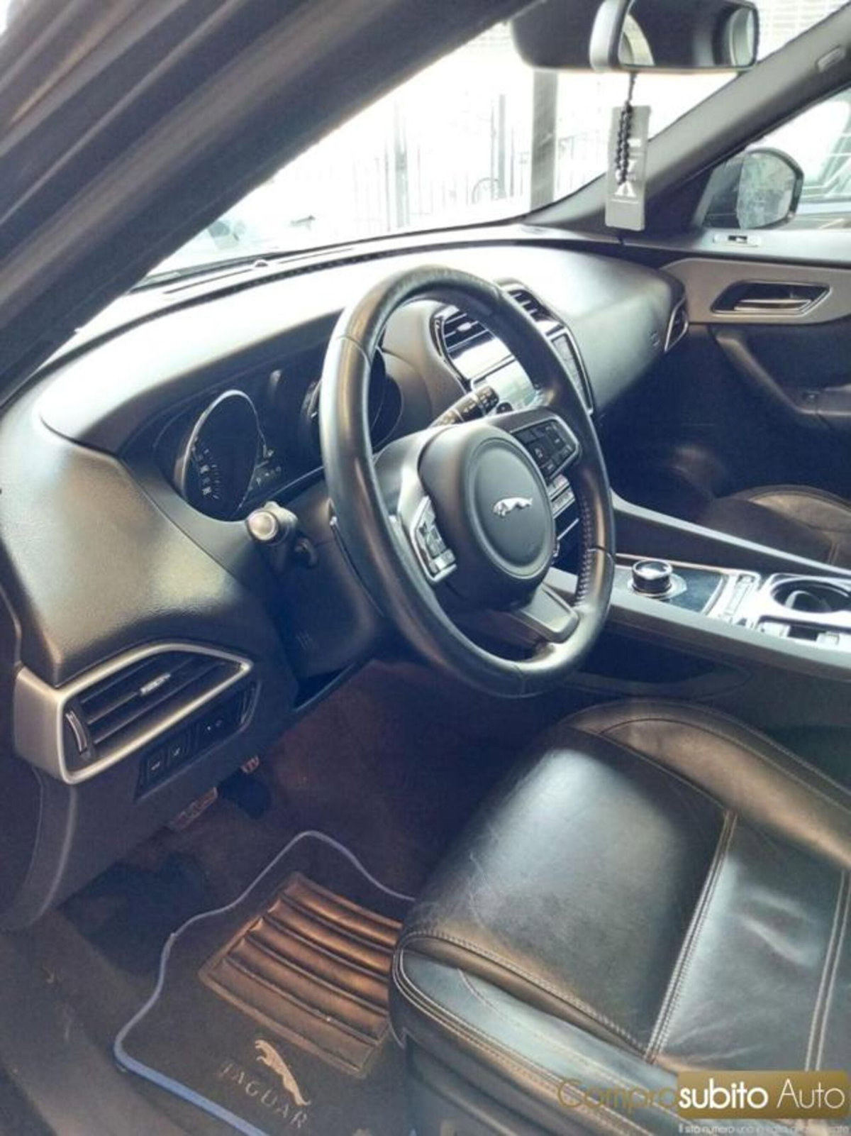 Jaguar F-Pace 2.0 D 180 CV AWD aut. Portfolio (20)