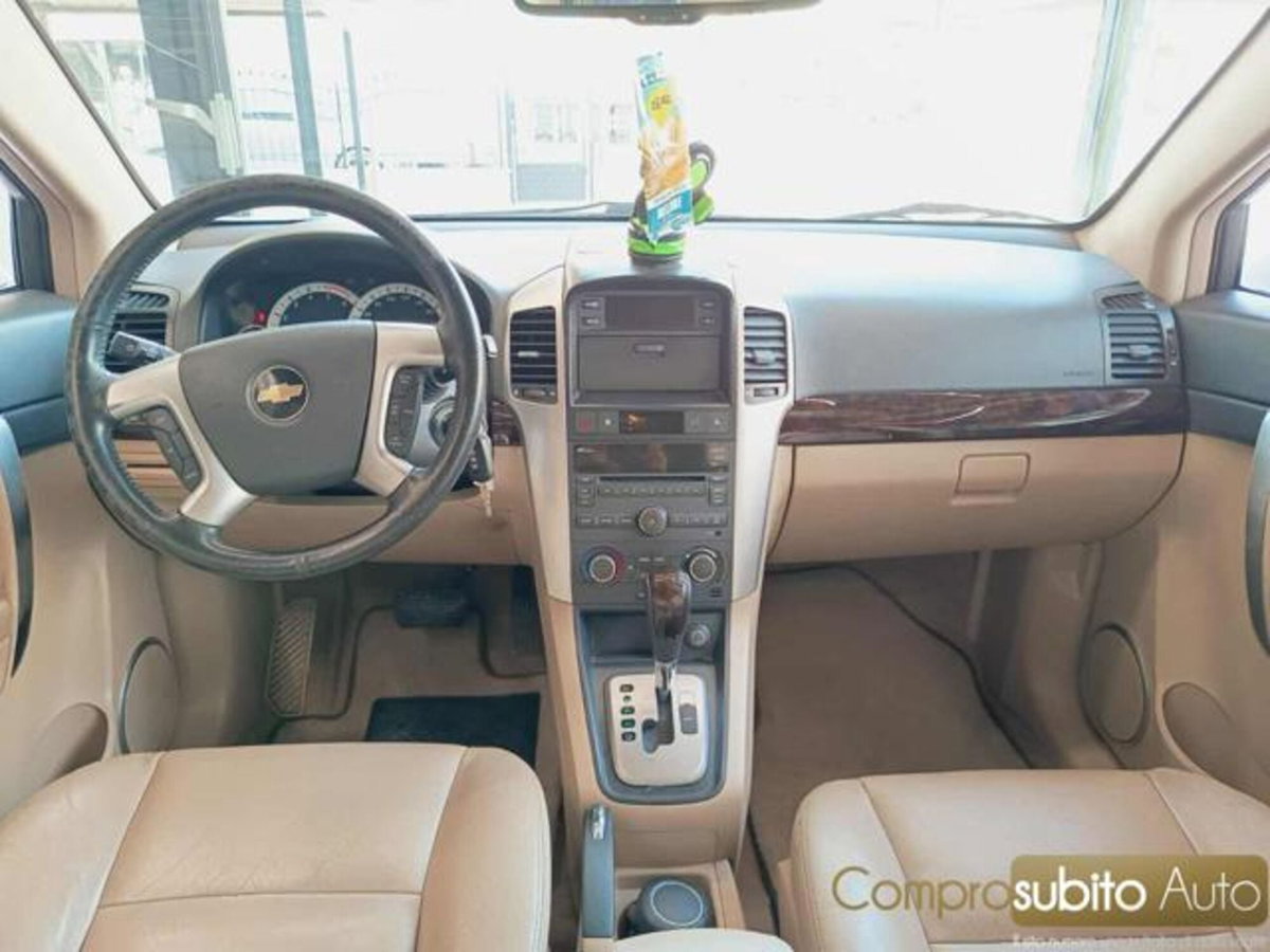 Chevrolet Captiva 2.0 VCDi LTZ (10)