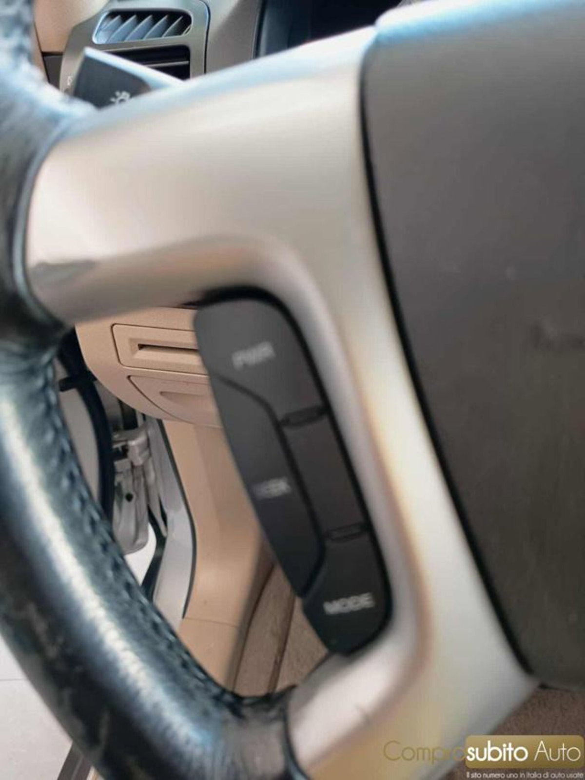 Chevrolet Captiva 2.0 VCDi LTZ (13)