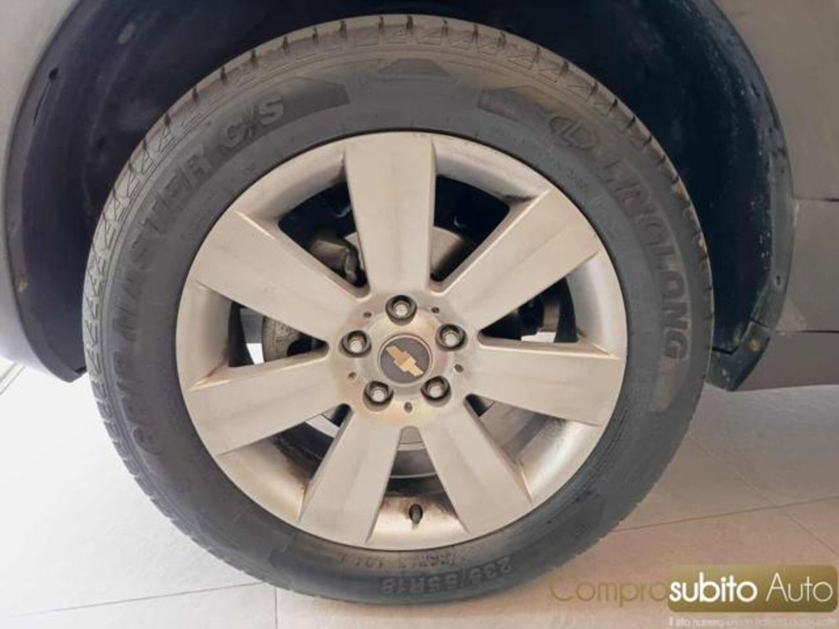 Chevrolet Captiva 2.0 VCDi LTZ (15)