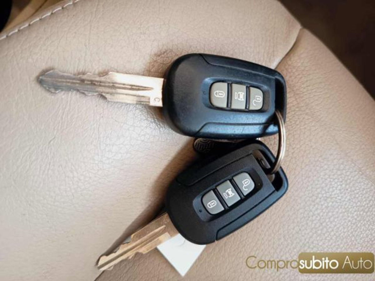Chevrolet Captiva 2.0 VCDi LTZ (18)