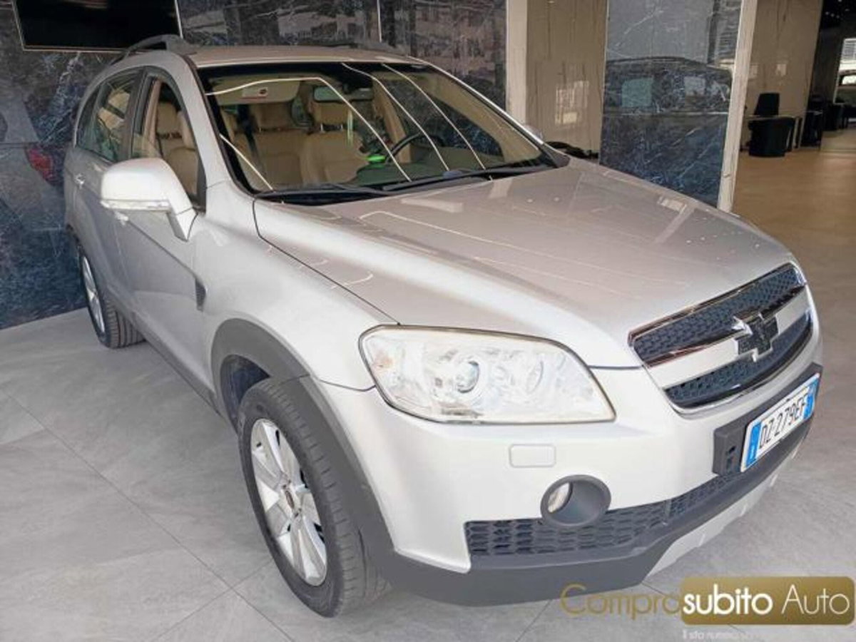 Chevrolet Captiva 2.0 VCDi LTZ (2)