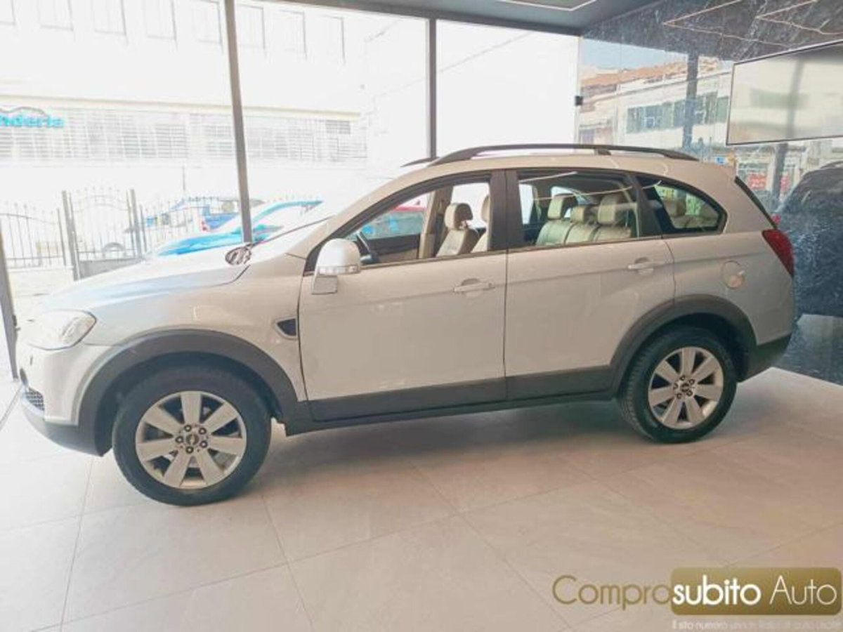 Chevrolet Captiva 2.0 VCDi LTZ (8)