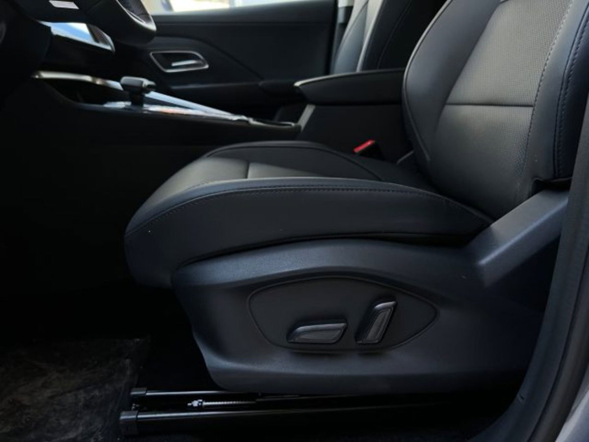 Mg ZS ZS 1.5 Luxury (19)