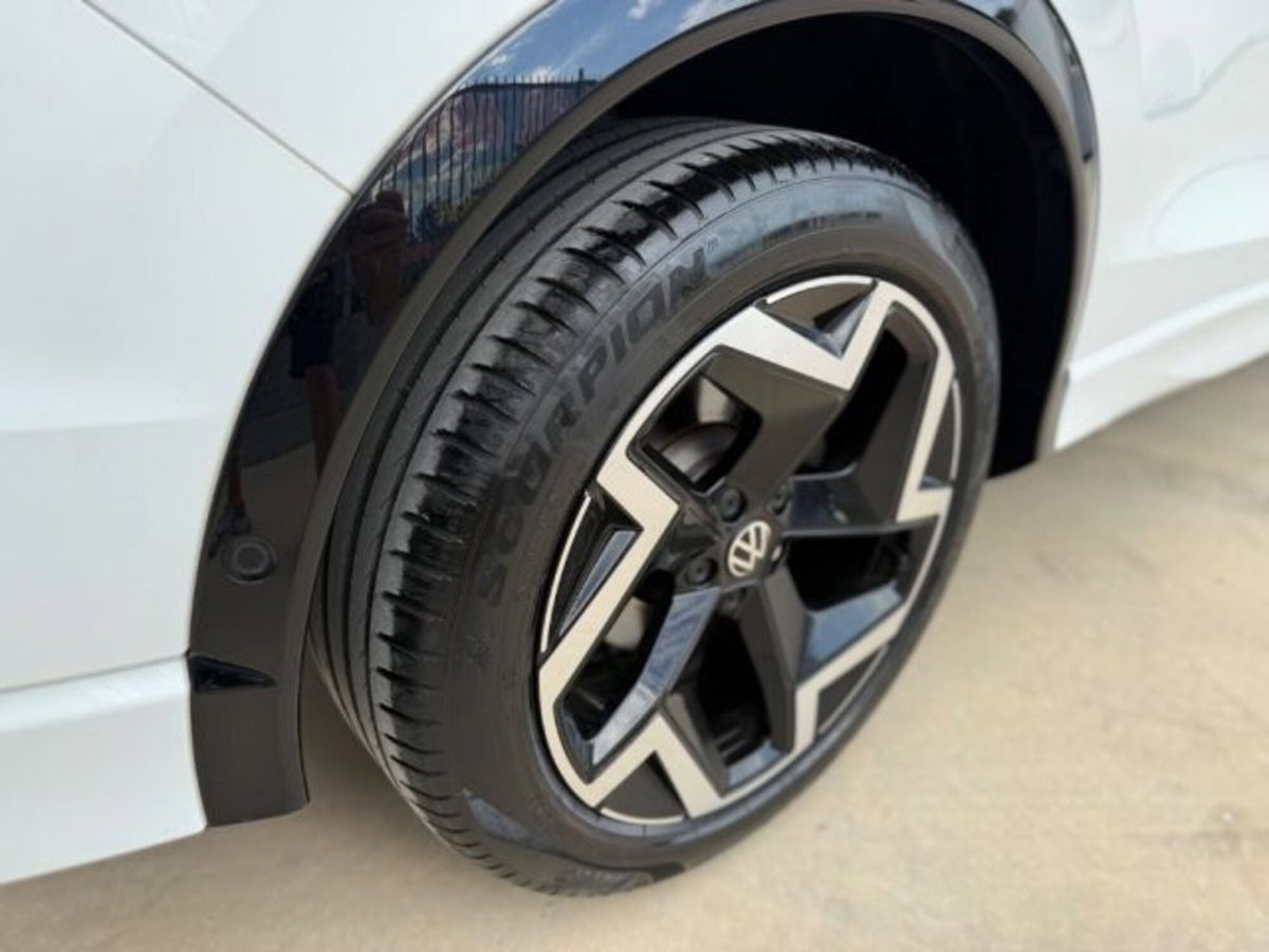 Volkswagen Tiguan Allspace 2.0 tdi R-Line 150cv dsg (10)
